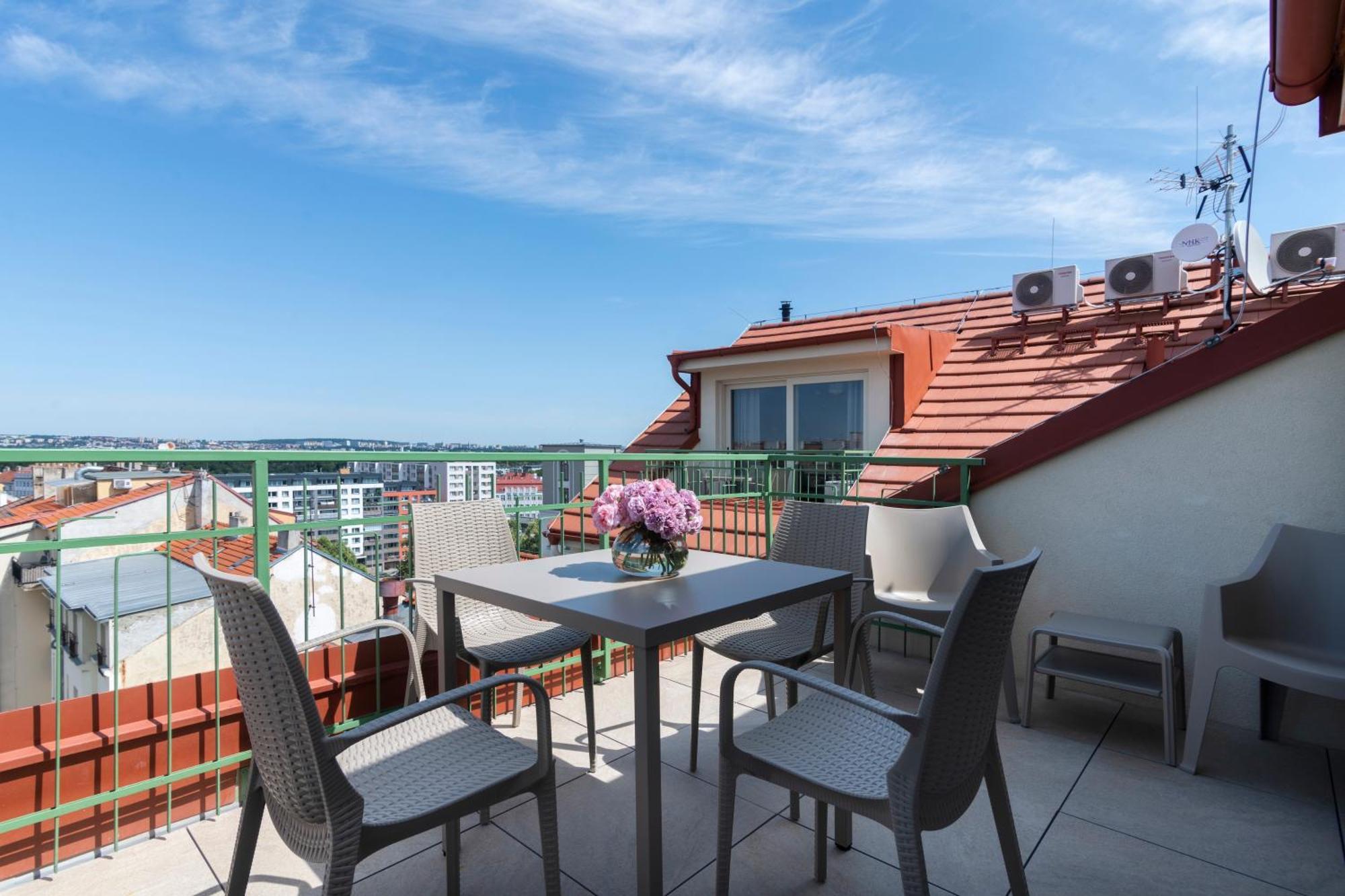 Encore Boutique Residence By Dwellfort Praha Eksteriør bilde